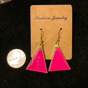 5for15 New gold tone triangle dangling earrings with pink enamel